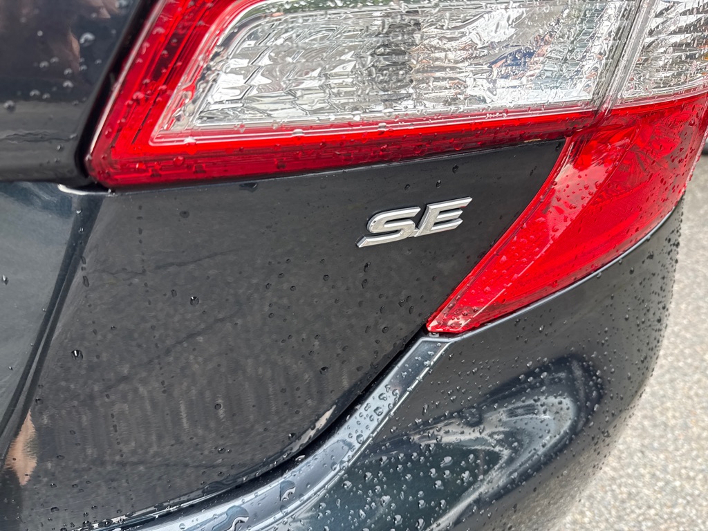 Photo 5 of this TOYOTA CAMRY SE