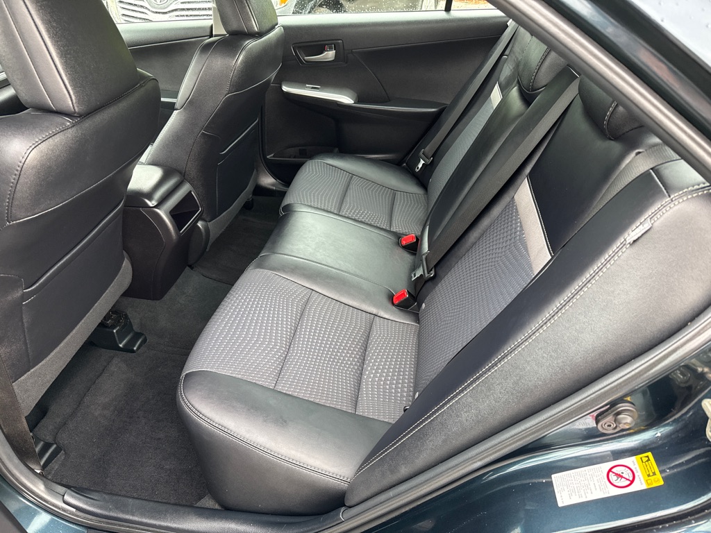 Photo 19 of this TOYOTA CAMRY SE