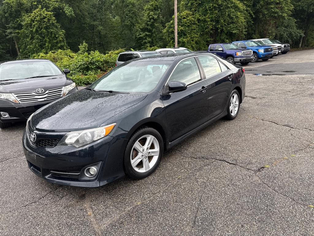 2014 TOYOTA CAMRY SE