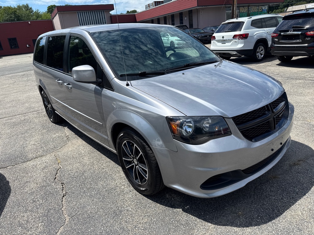 Photo 2 of this DODGE GRAND CARAVAN