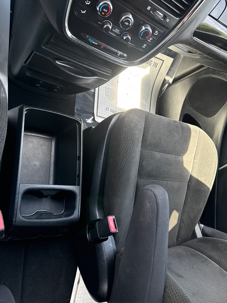Photo 16 of this DODGE GRAND CARAVAN