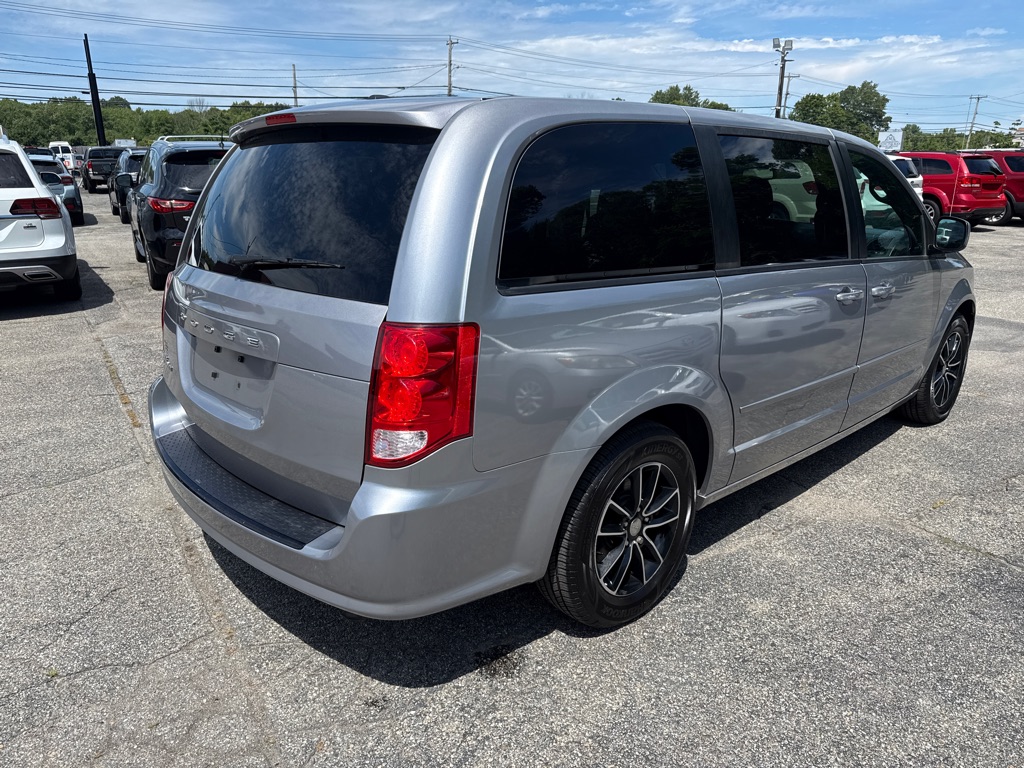Photo 3 of this DODGE GRAND CARAVAN