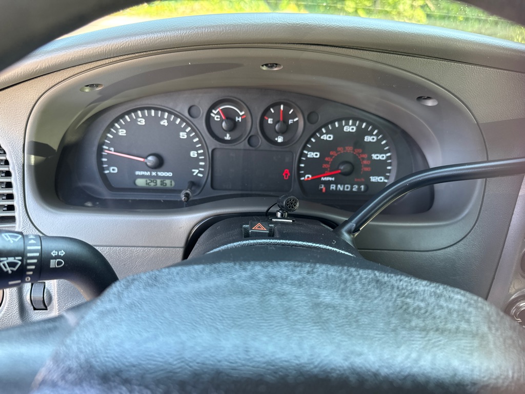 Photo 10 of this FORD RANGER XLT