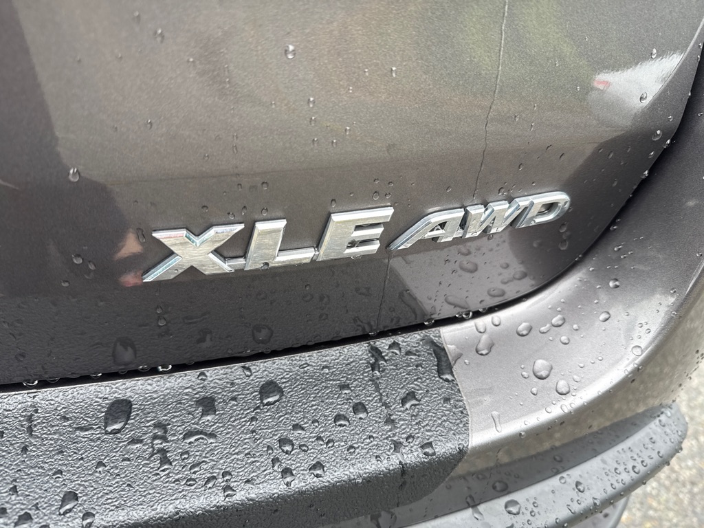 Photo 5 of this TOYOTA HIGHLANDER