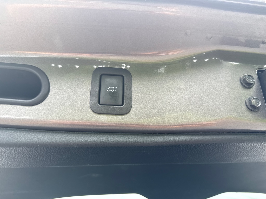 Photo 30 of this TOYOTA HIGHLANDER
