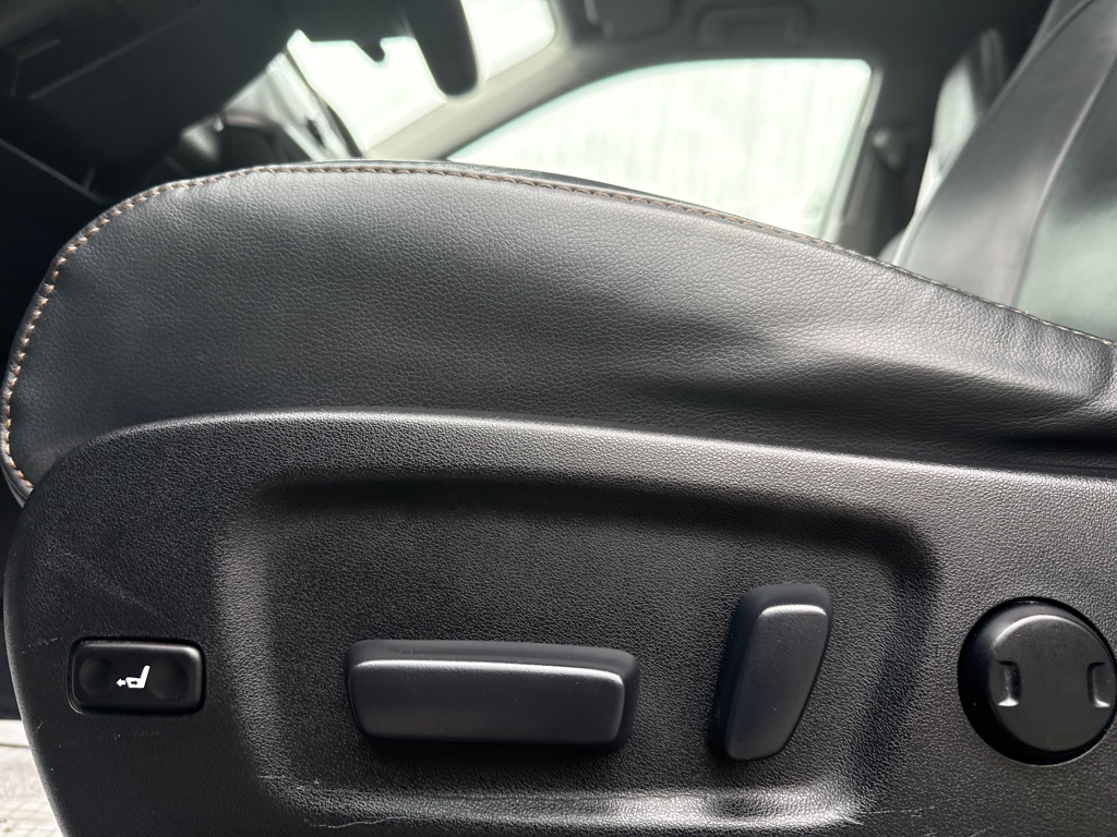 Photo 10 of this TOYOTA HIGHLANDER