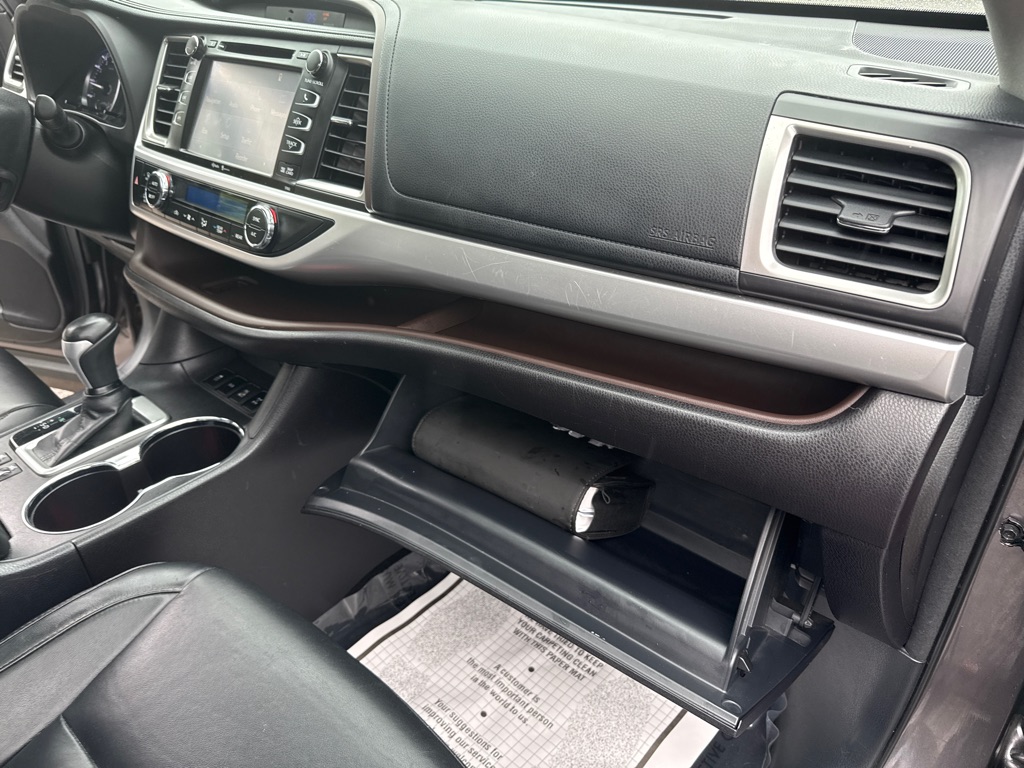 Photo 35 of this TOYOTA HIGHLANDER