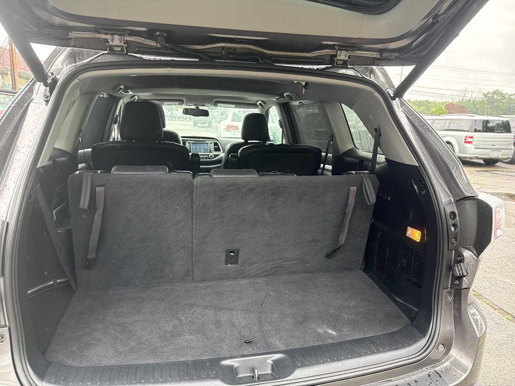 Photo 29 of this TOYOTA HIGHLANDER
