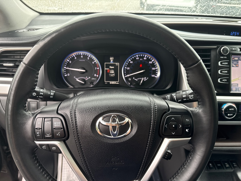 Photo 13 of this TOYOTA HIGHLANDER
