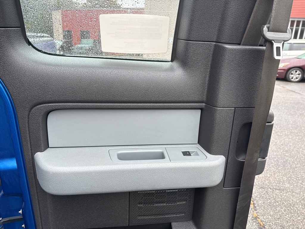 Photo 10 of this FORD F150