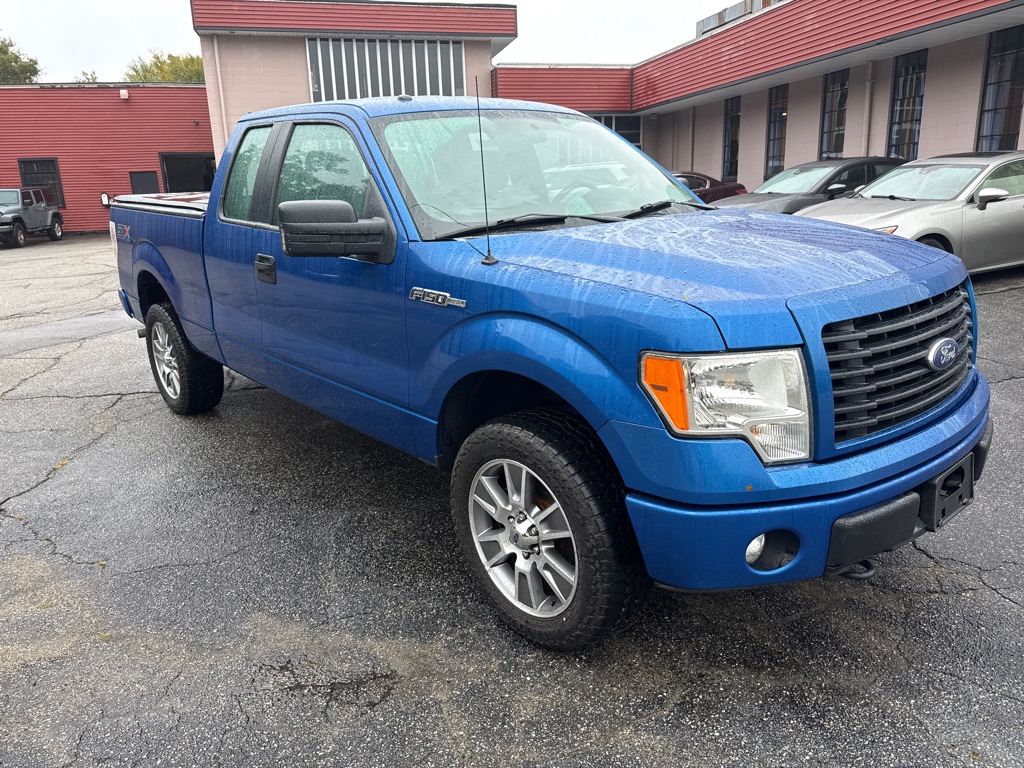 Photo 2 of this FORD F150