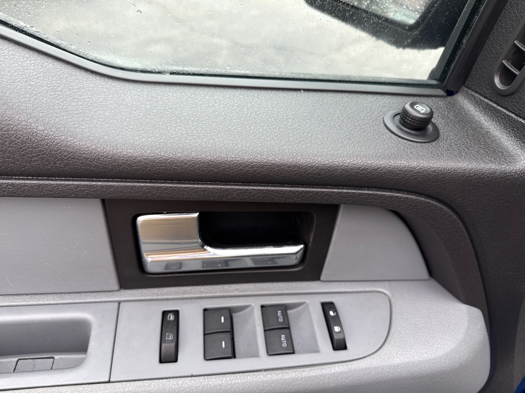 Photo 6 of this FORD F150