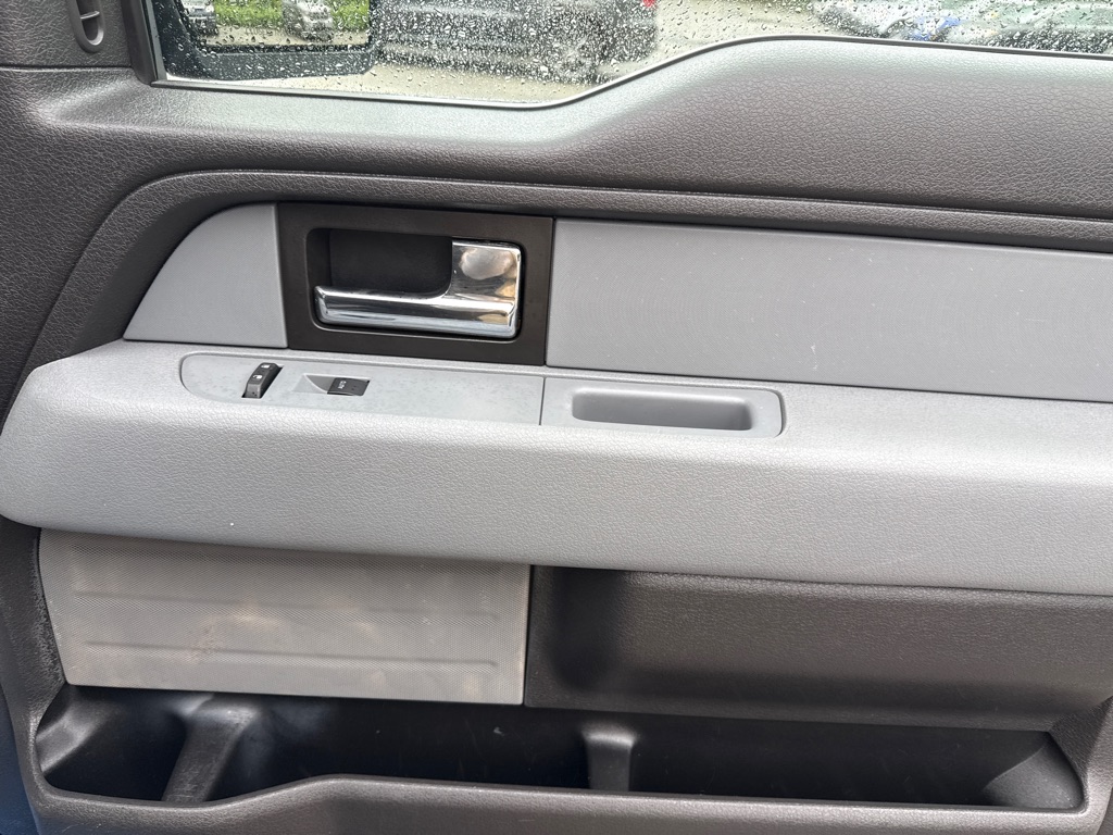 Photo 26 of this FORD F150