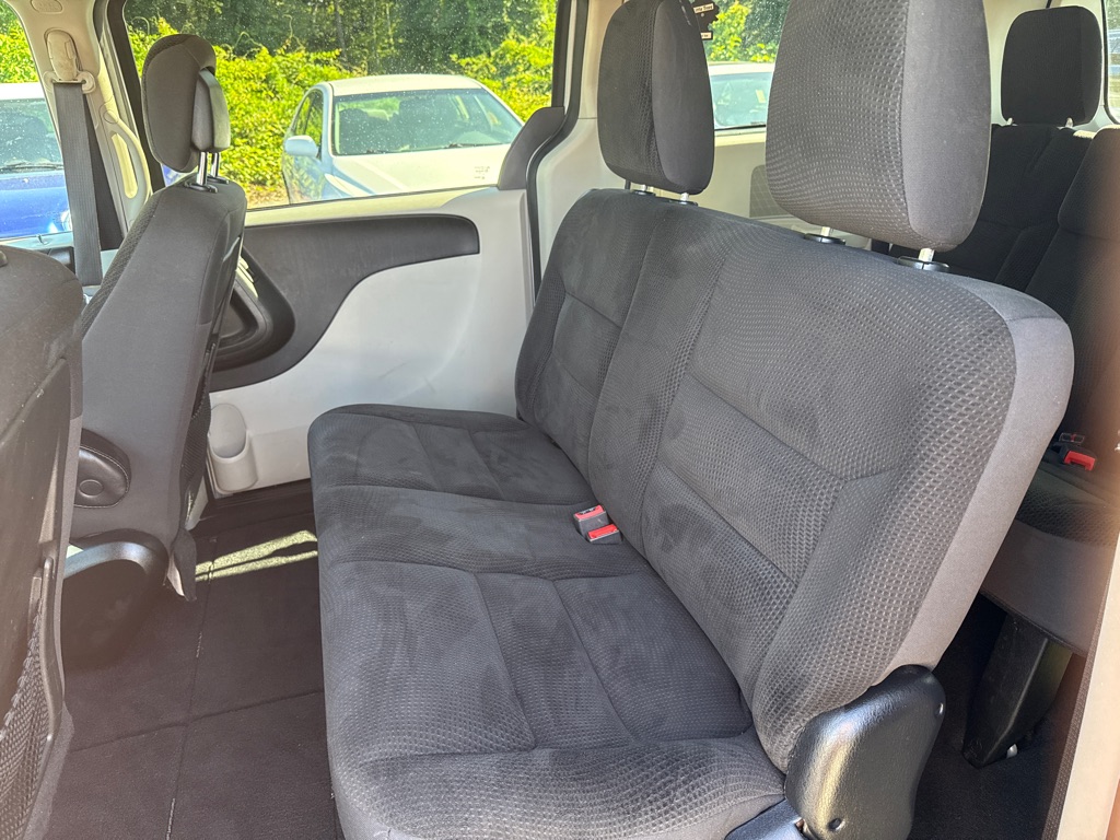 Photo 18 of this DODGE GRAND CARAVAN