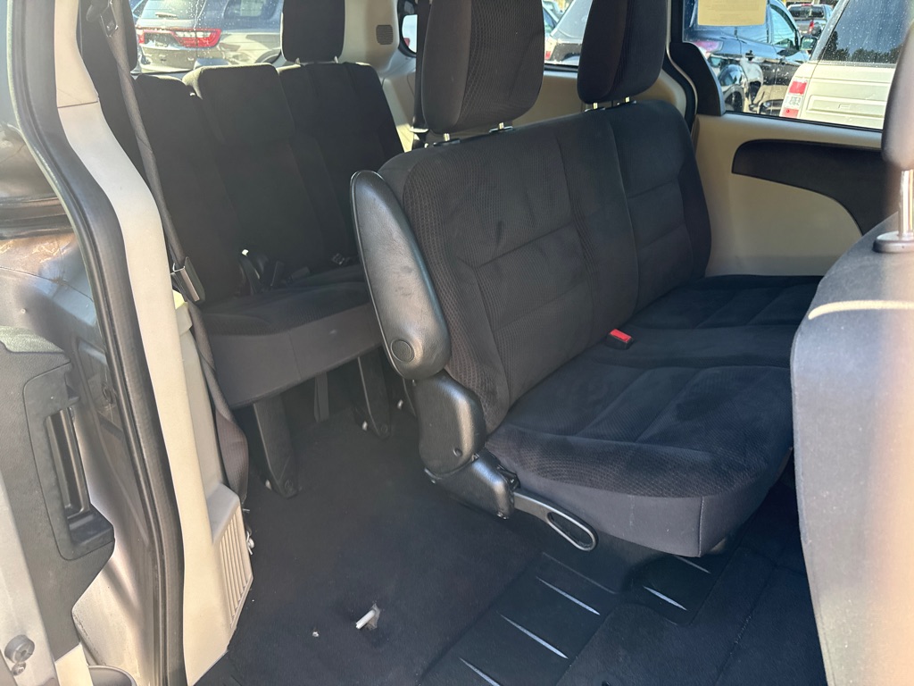 Photo 23 of this DODGE GRAND CARAVAN