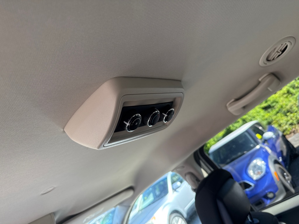 Photo 19 of this DODGE GRAND CARAVAN
