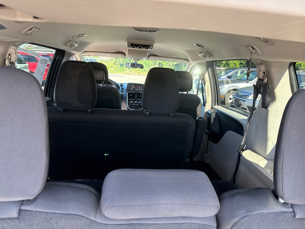 Photo 21 of this DODGE GRAND CARAVAN