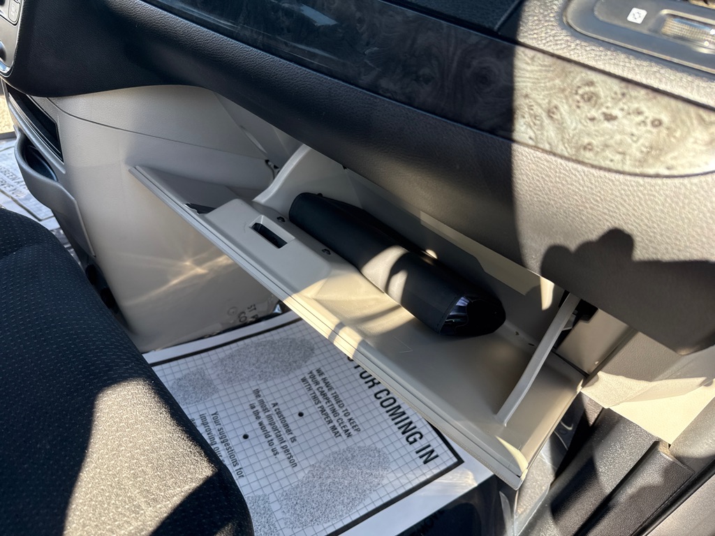 Photo 27 of this DODGE GRAND CARAVAN