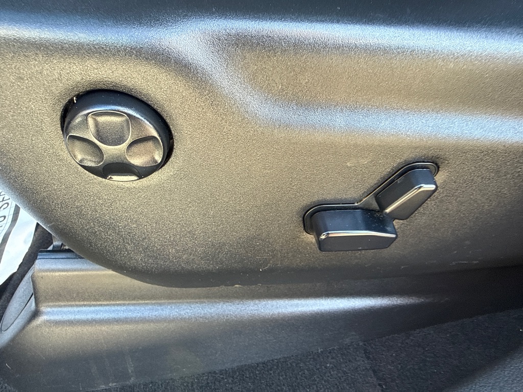 Photo 8 of this JEEP GRAND CHEROKEE