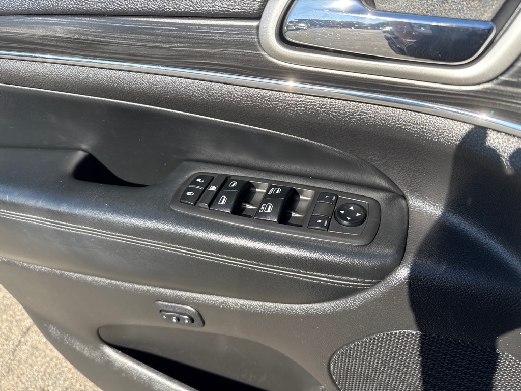 Photo 6 of this JEEP GRAND CHEROKEE