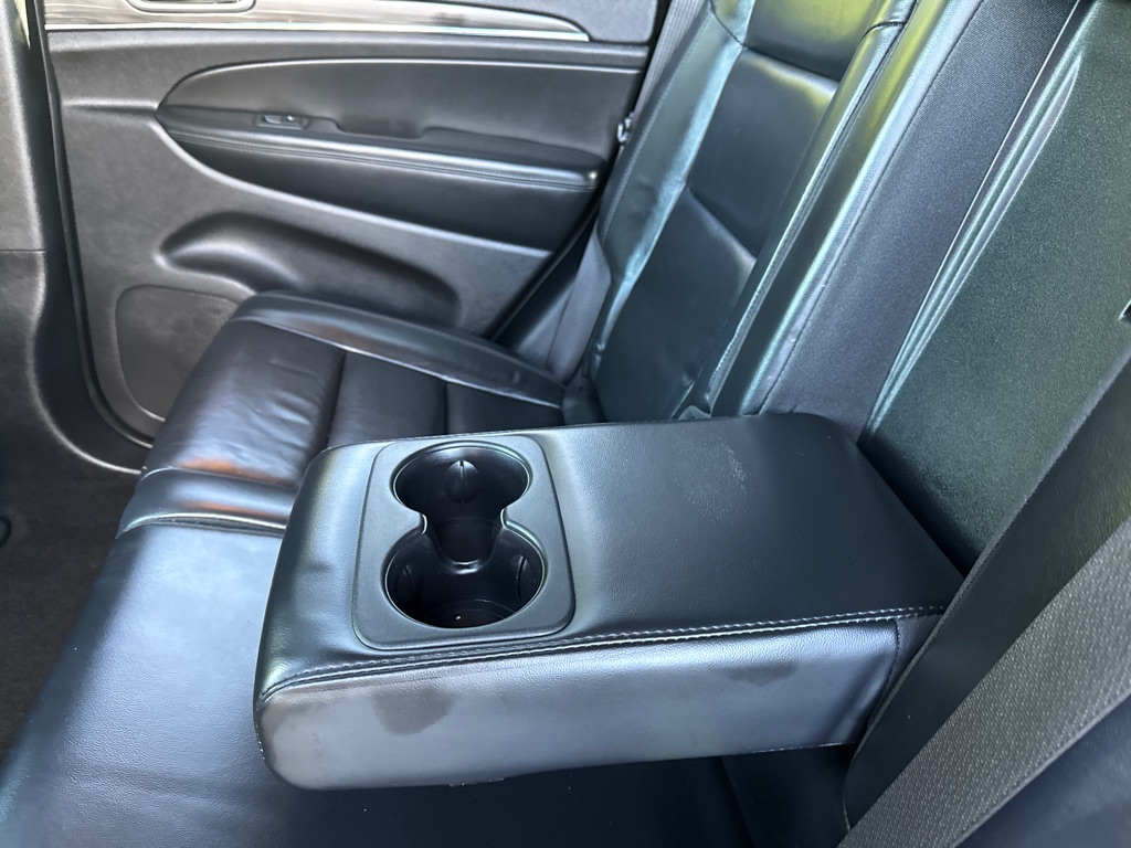 Photo 27 of this JEEP GRAND CHEROKEE