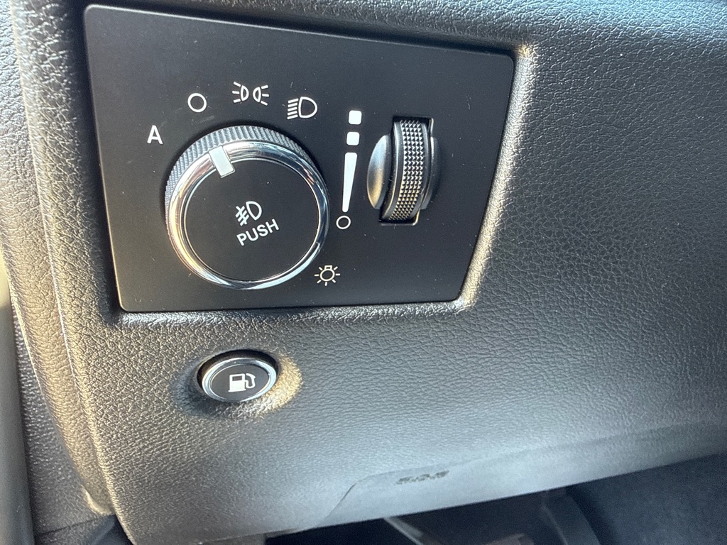 Photo 9 of this JEEP GRAND CHEROKEE