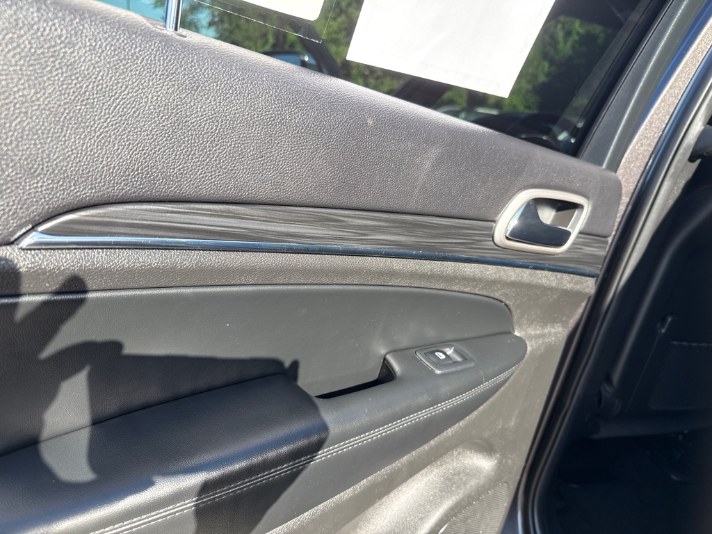 Photo 29 of this JEEP GRAND CHEROKEE