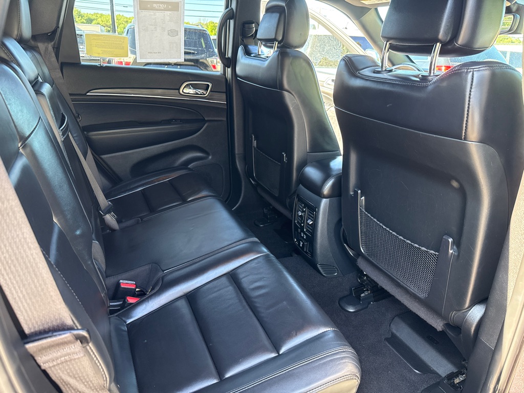 Photo 34 of this JEEP GRAND CHEROKEE