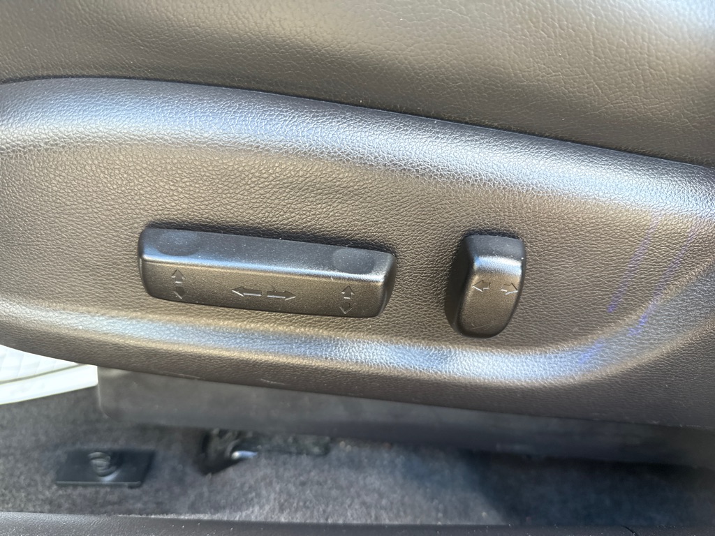Photo 9 of this ACURA TSX W/TECH