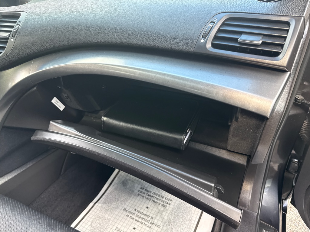 Photo 32 of this ACURA TSX W/TECH