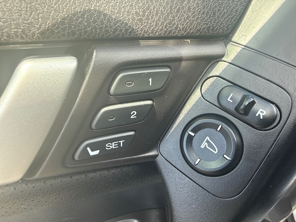 Photo 8 of this ACURA TSX W/TECH
