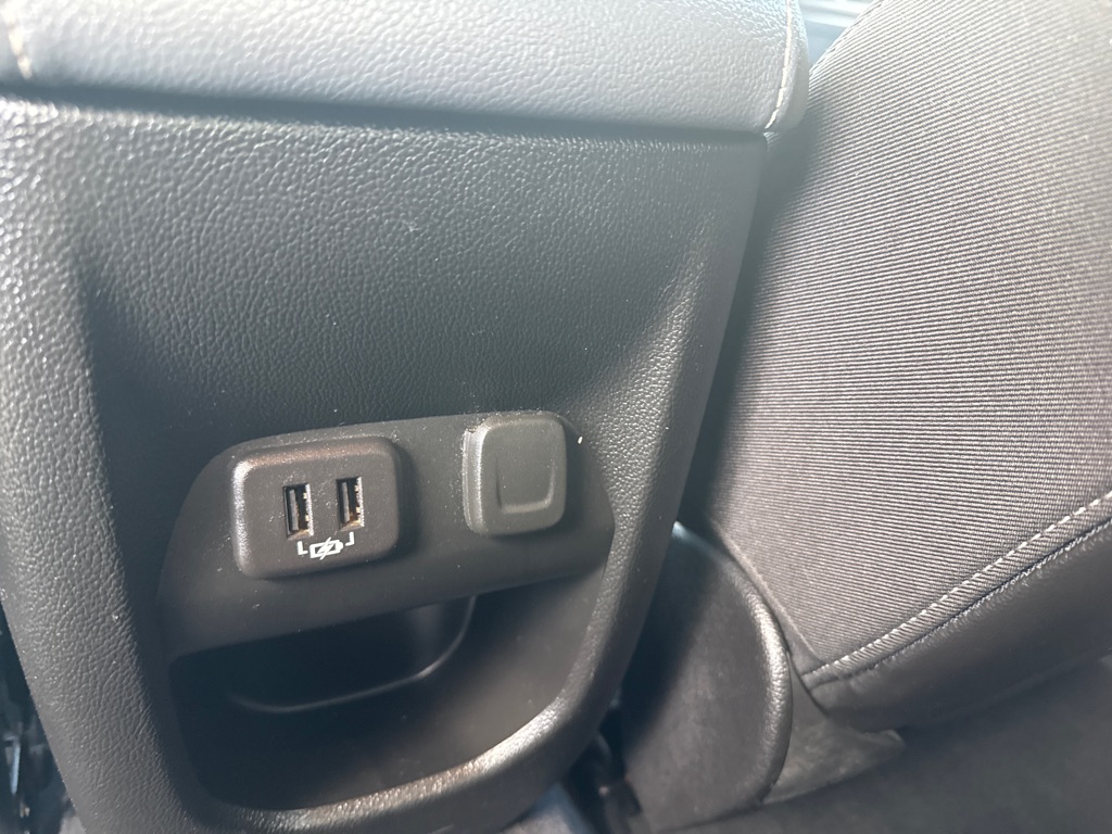 Photo 26 of this CHEVROLET COLORADO Z71