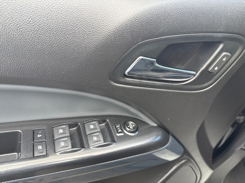 Photo 7 of this CHEVROLET COLORADO Z71