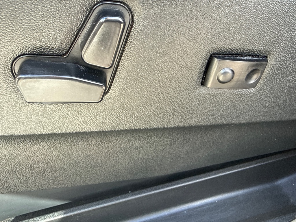 Photo 7 of this DODGE GRAND CARAVAN