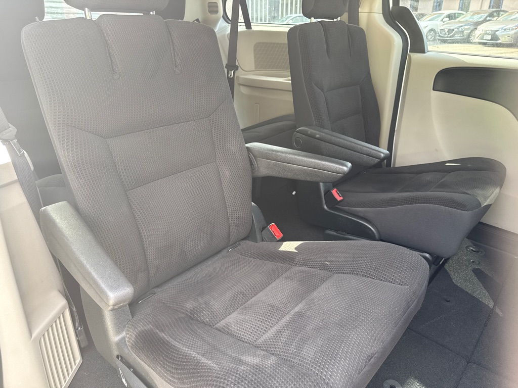 Photo 25 of this DODGE GRAND CARAVAN