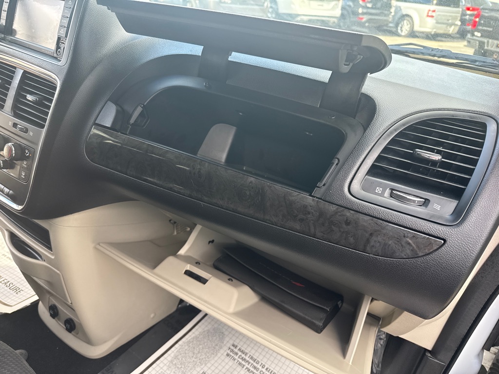 Photo 28 of this DODGE GRAND CARAVAN