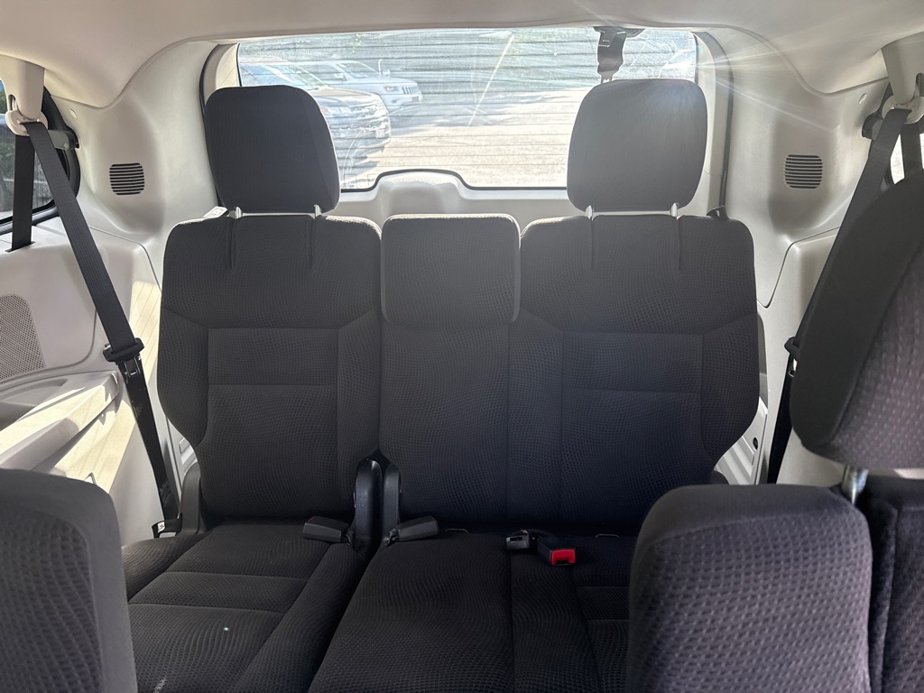 Photo 22 of this DODGE GRAND CARAVAN