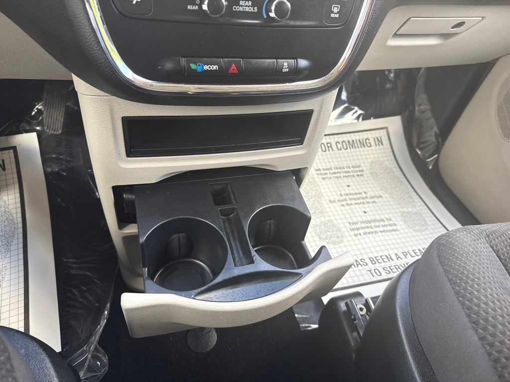 Photo 17 of this DODGE GRAND CARAVAN