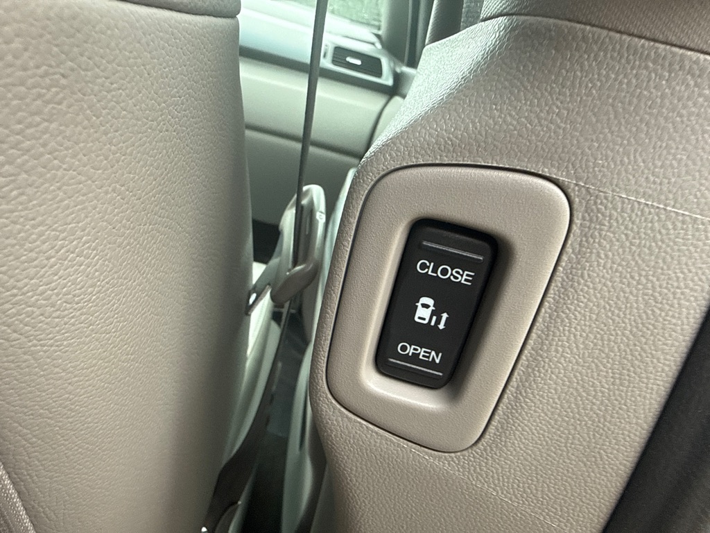 Photo 30 of this HONDA ODYSSEY