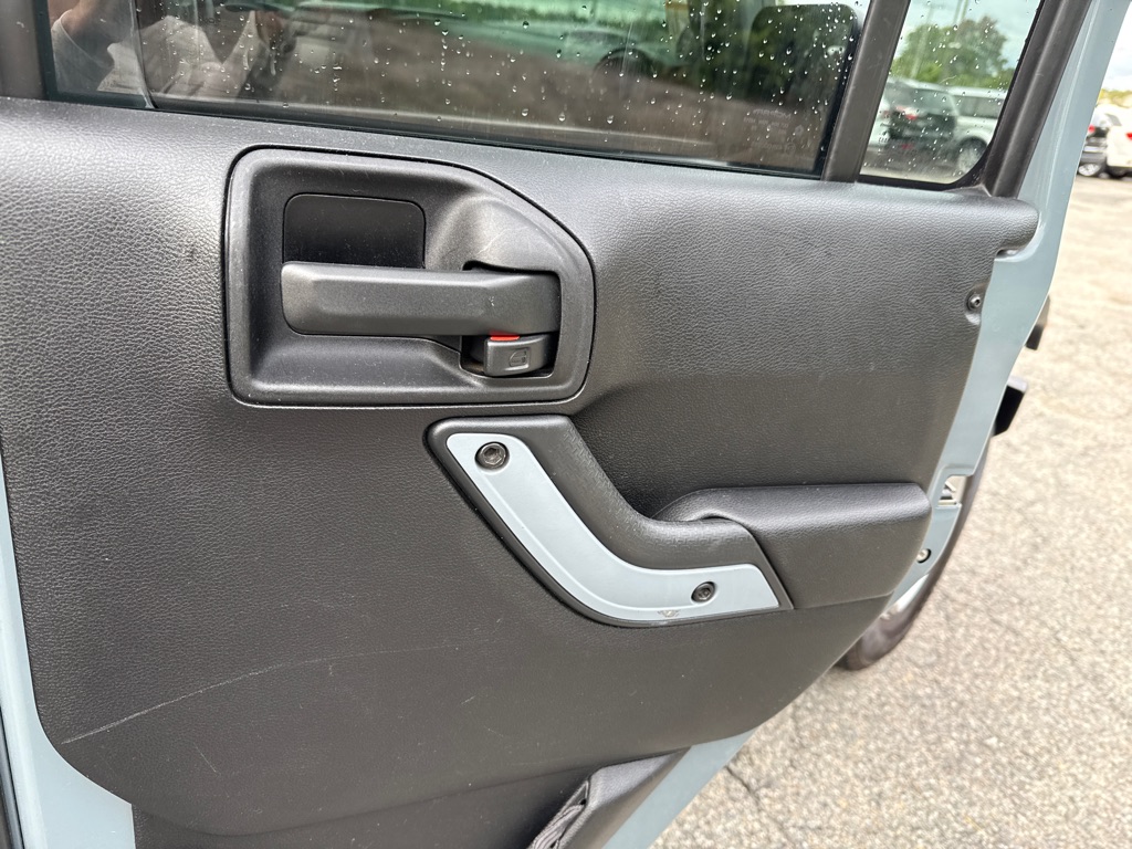 Photo 21 of this JEEP WRANGLER UNLIMI