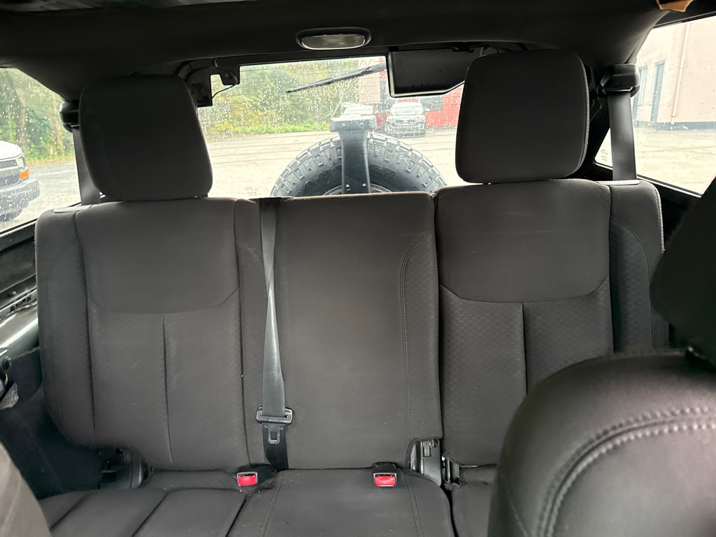 Photo 15 of this JEEP WRANGLER UNLIMI