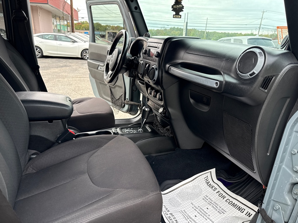 Photo 22 of this JEEP WRANGLER UNLIMI