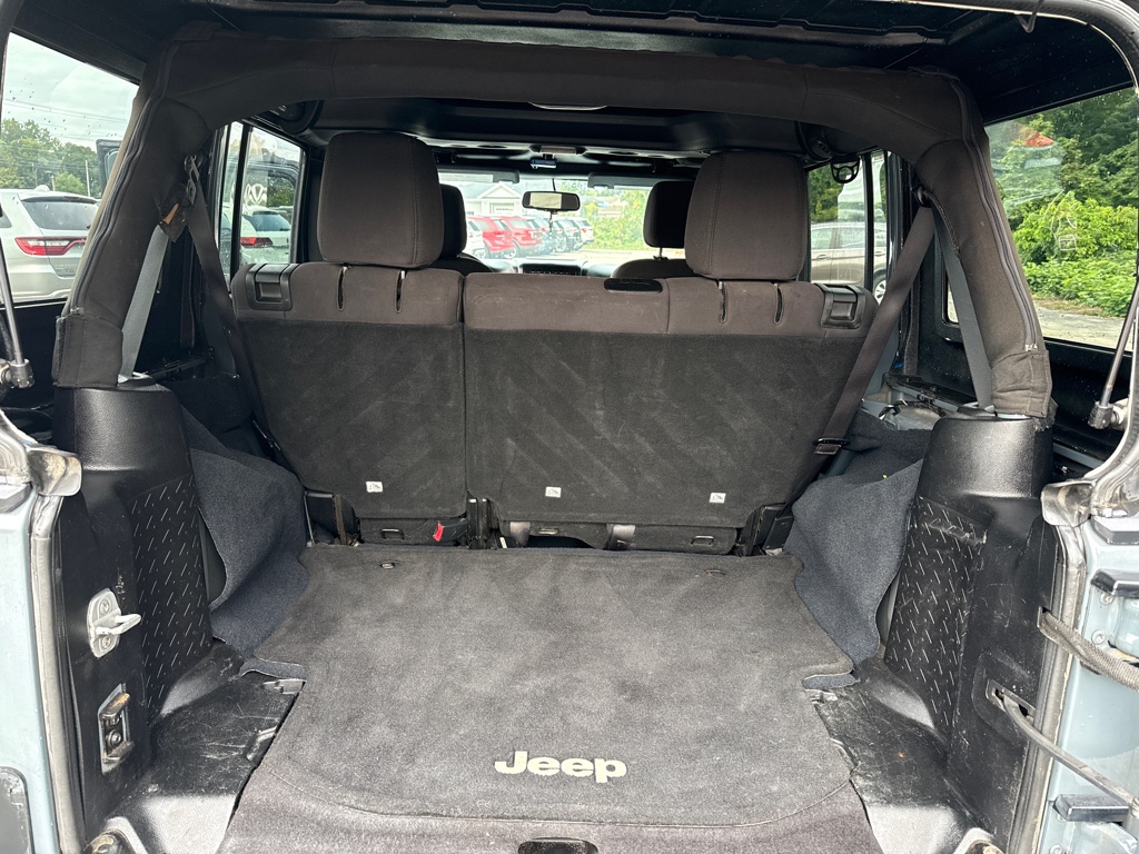 Photo 18 of this JEEP WRANGLER UNLIMI