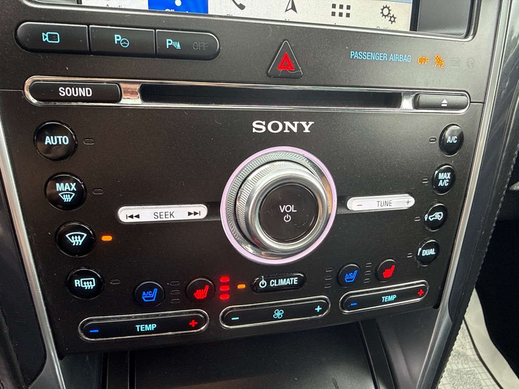 Photo 18 of this FORD EXPLORER