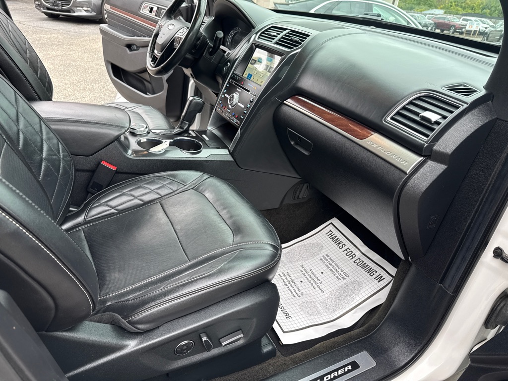 Photo 36 of this FORD EXPLORER