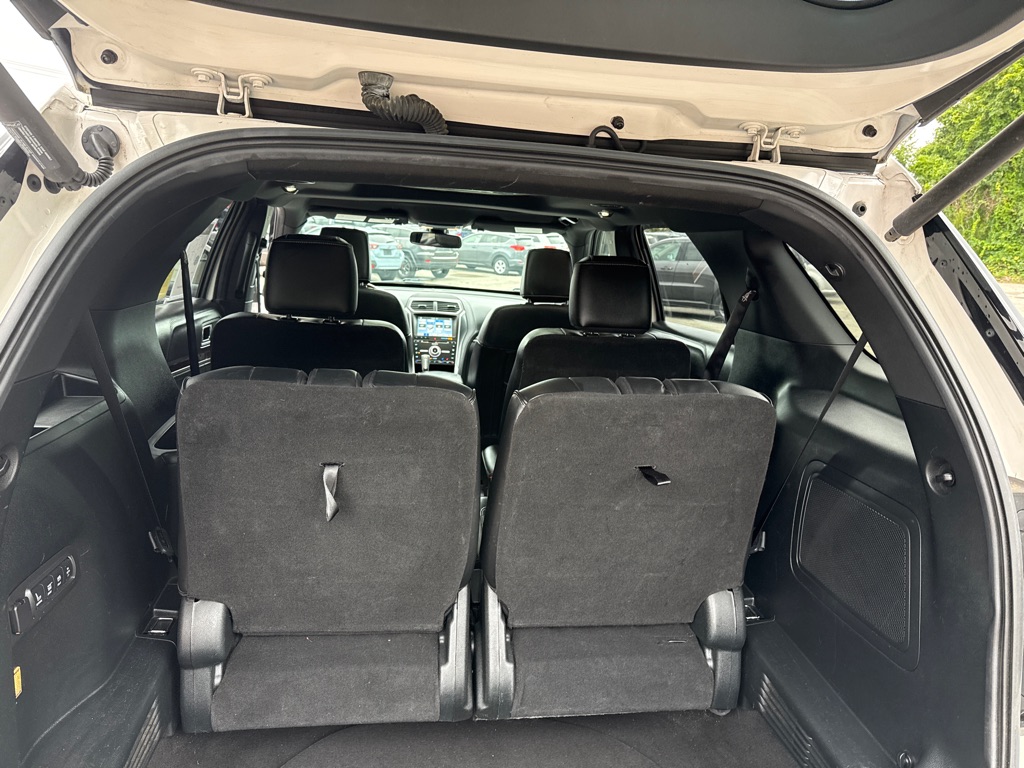 Photo 29 of this FORD EXPLORER