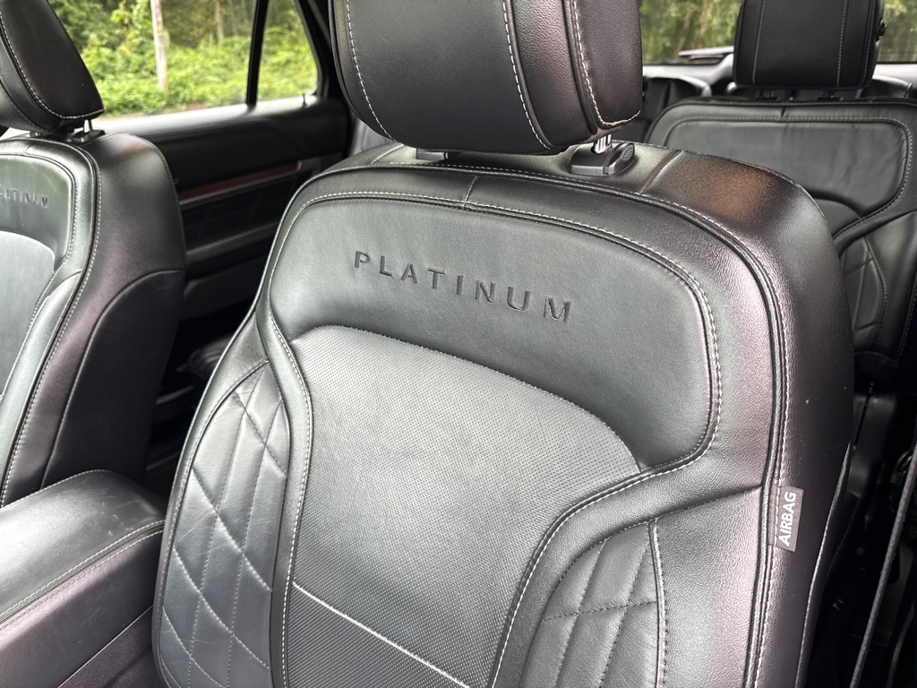 Photo 8 of this FORD EXPLORER