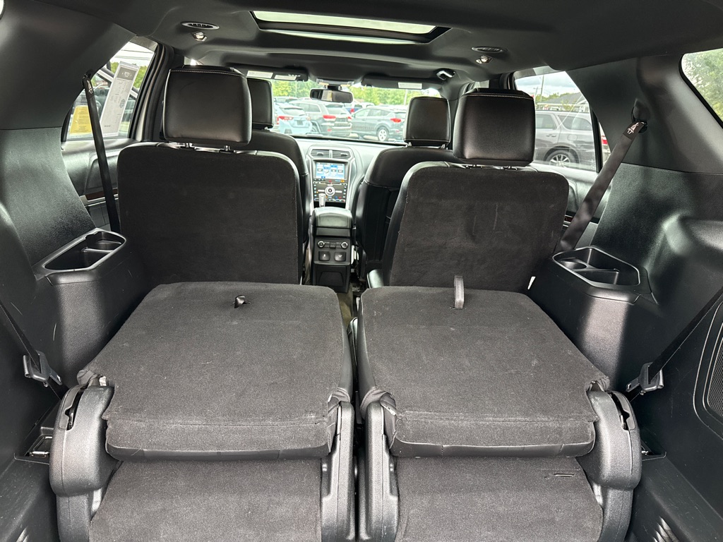 Photo 31 of this FORD EXPLORER