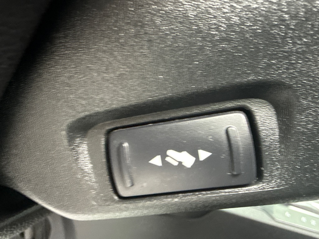 Photo 11 of this FORD EXPLORER