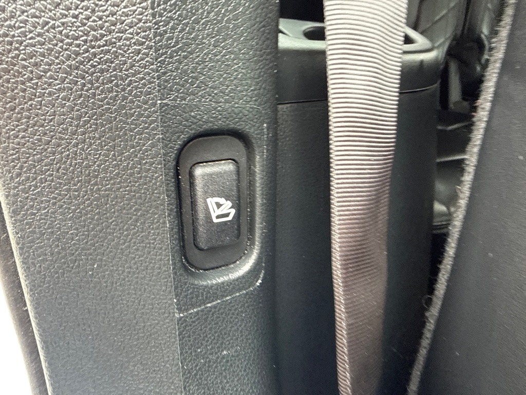 Photo 35 of this FORD EXPLORER